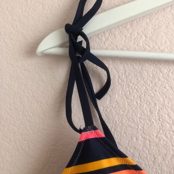 NWT Aerie V Scoop Bikini Top M - Picture 8 of 10